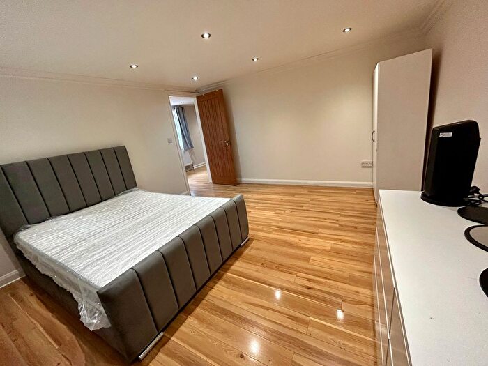 1 Bedroom Flat To Rent In Ridge Hill, London, NW11