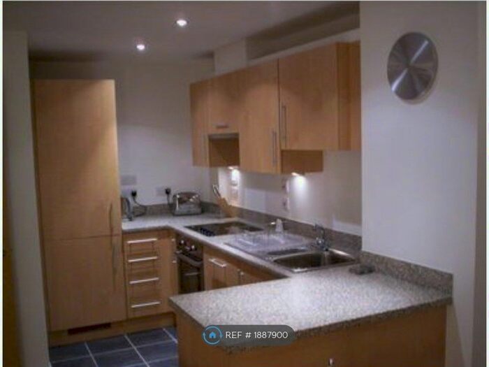 1 Bedroom Flat To Rent In Block, Nottingham, NG2