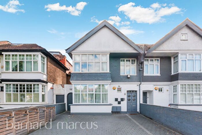 2 Bedroom Flat For Sale In Ellesmere Road, London, W4