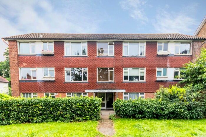 2 Bedroom Flat To Rent In Hook Road, Surbiton, KT6
