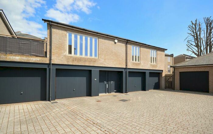 2 Bedroom Flat To Rent In Otway Road, Chichester, PO19