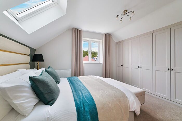 4 Bedroom Detached House For Sale In The Acorn, Banstead, SM7