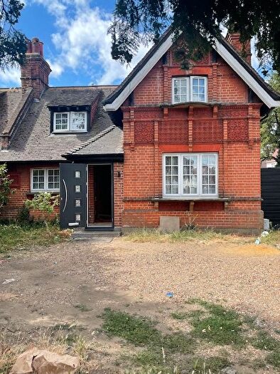 1 Bedroom Semi-detached House To Rent In Stanley Avenue, Wembley, HA0