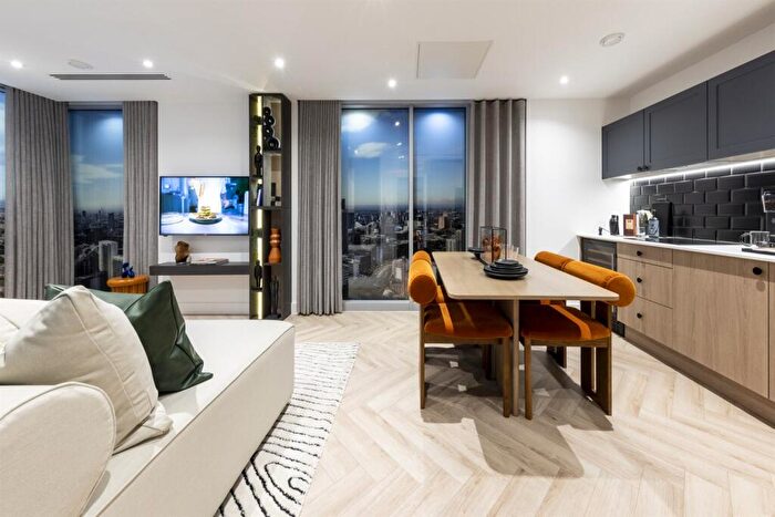 2 Bedroom Apartment To Rent In Bankside, M3