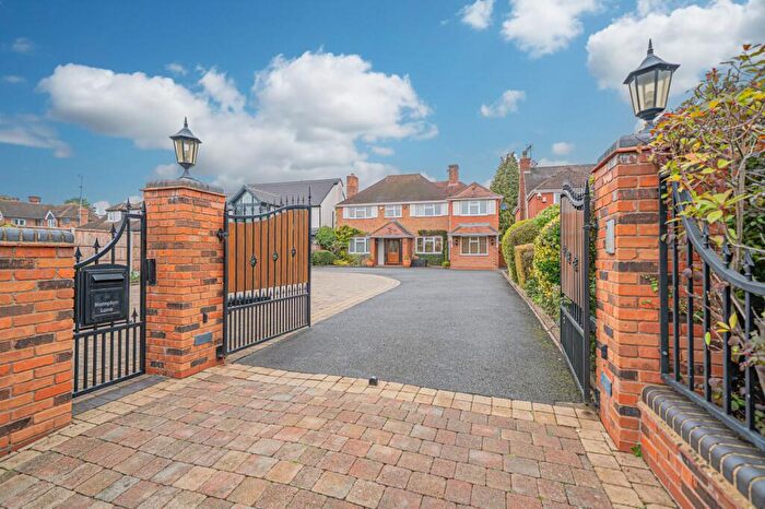 6 Bedroom Detached House For Sale In Hampton Lane, Solihull, B91