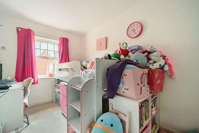 3 Bedroom Terraced House For Sale In Hermitage, Berkshire, RG18