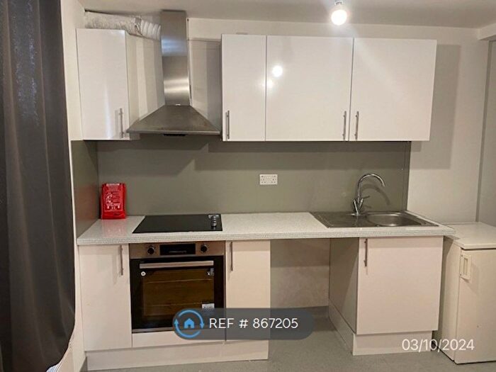 Studio To Rent In High Street, Chatham, ME4