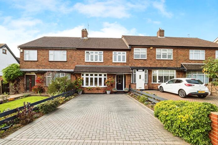3 Bedroom Terraced House For Sale In Romford Road, Chigwell, IG7