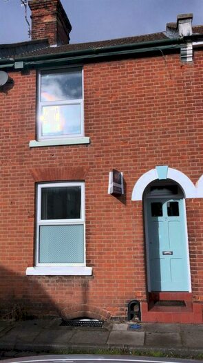 4 Bedroom Terraced House To Rent In Grove Terrace, Canterbury, CT1