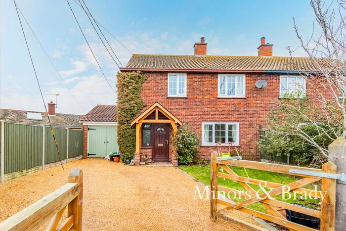 3 Bedroom Semi-Detached House For Sale In Evans Lombe Close, Repps With Bastwick, Great Yarmouth NR29