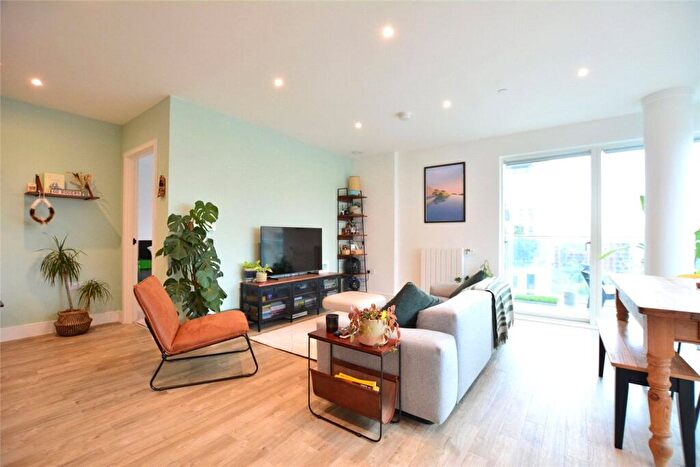 2 Bedroom Apartment For Sale In Plowden Road, Blackheath, London, SE3