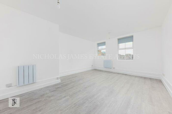 2 Bedroom Flat To Rent In Church Street, Enfield Town, EN2