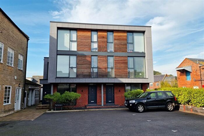 1 Bedroom Flat For Sale In Bridport Town Centre, DT6