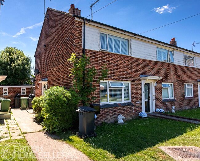2 Bedroom Maisonette For Sale In Knights Way, Headcorn, Ashford, Kent, TN27