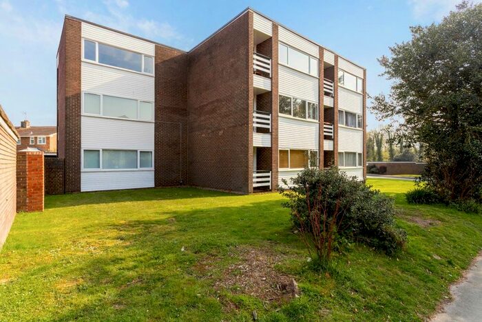 1 Bedroom Flat To Rent In Chequers Court, Horsham RH13