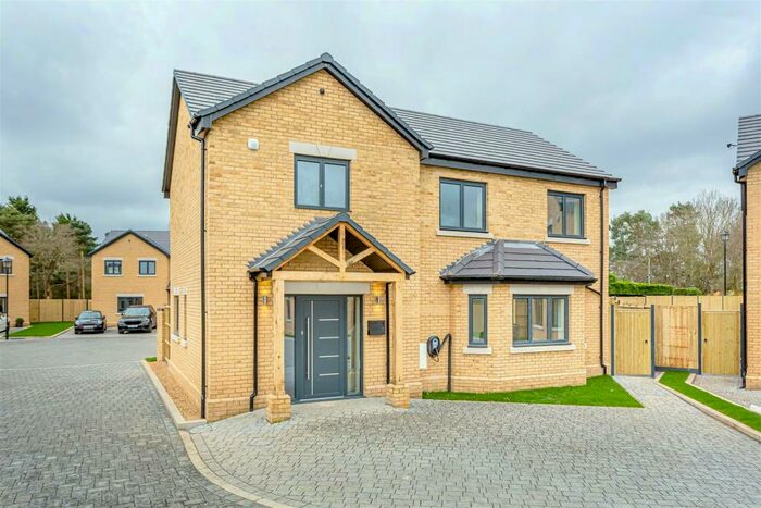 3 Bedroom Detached House For Sale In Woodland Grove, Bengeo, Hertford, SG14