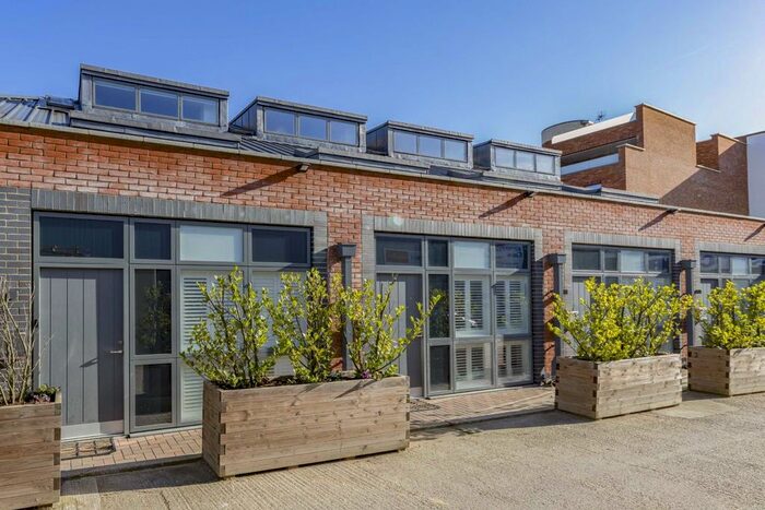 3 Bedroom Property To Rent In Elm Grove, London, SW19