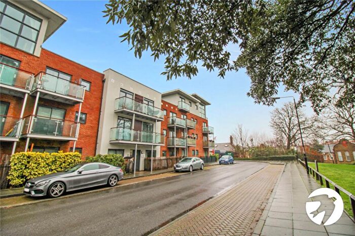 2 Bedroom Flat To Rent In Highfield Close, London, SE13