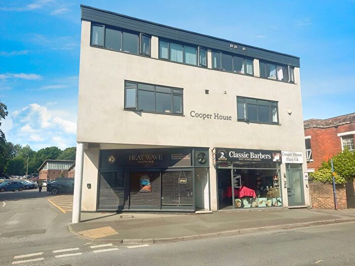 2 Bedroom Flat For Sale In New Road, Hythe, Southampton, SO45