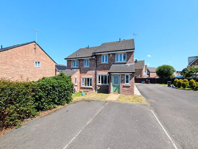 3 Bedroom Semi-Detached House To Rent In Acer Way, Rogerstone, Newport, NP10