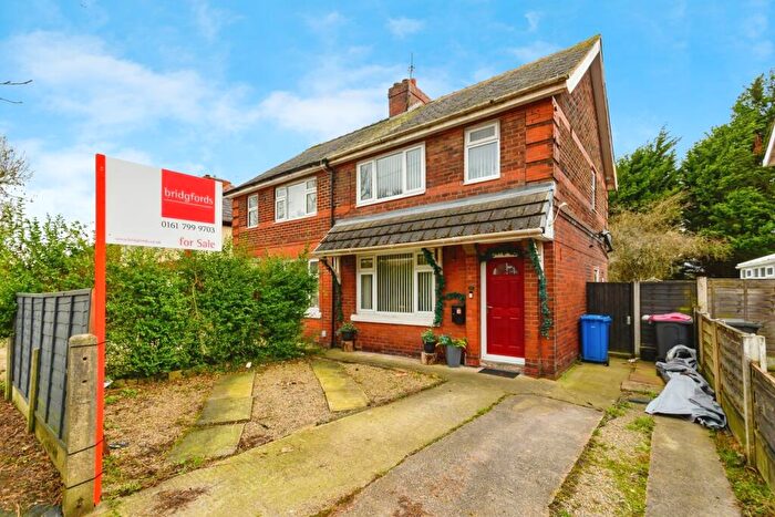 3 Bedroom Semi Detached House For Sale In Worsley Avenue, Worsley, Manchester, Greater Manchester, M28