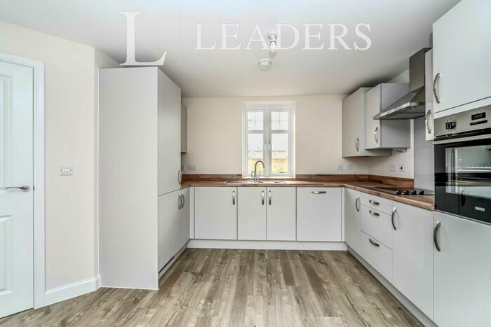 3 Bedroom End Of Terrace House To Rent In Willowsway Road, Bedford, MK42