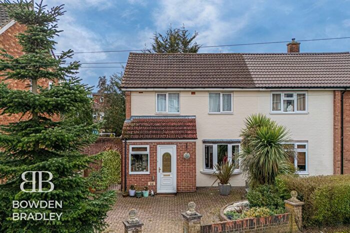 3 Bedroom Semi Detached House For Sale In Fairview Drive, Chigwell, IG7