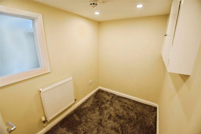 1 Bedroom Flat To Rent In Cross Flatts Avenue, Leeds, West Yorkshire, LS11