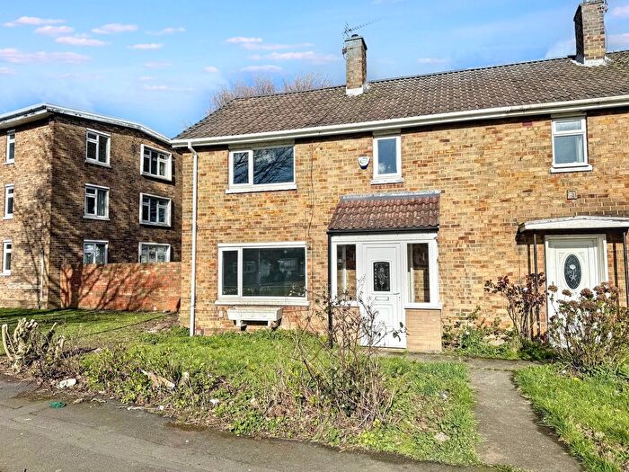 3 Bedroom Semi-Detached House To Rent In Dunelm Walk, Peterlee, SR8