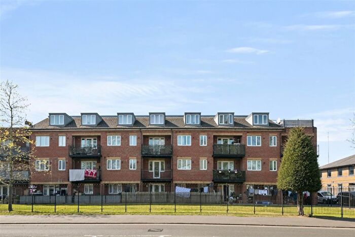 2 Bedroom Flat For Sale In Duett Court, St. Giles Close, Heston, TW5