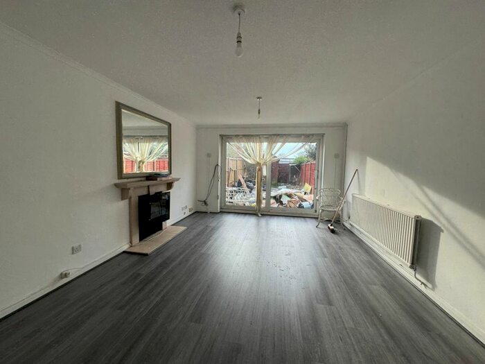 2 Bedroom Terraced House To Rent In Wordsworth Road, Hampton, TW12