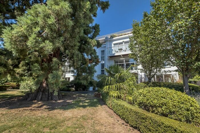 2 Bedroom Flat To Rent In Queensmere Road, London, SW19