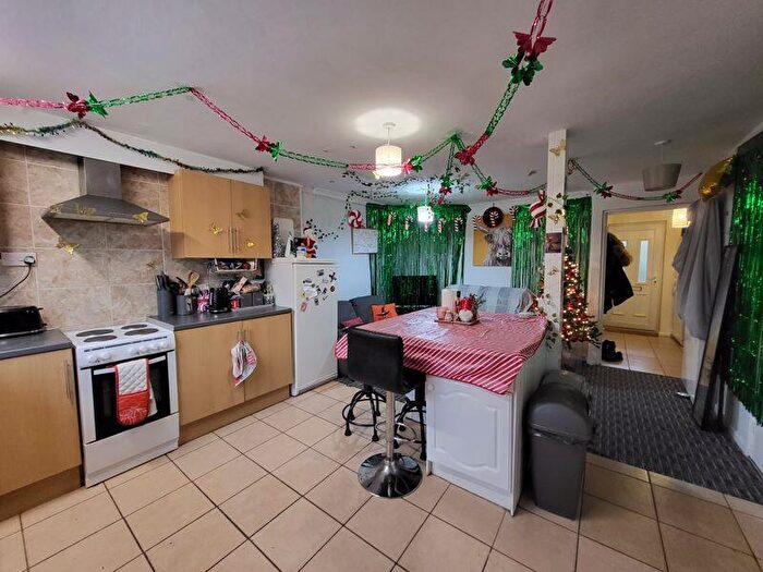 4 Bedroom Terraced House To Rent In Millfield Close, Chichester, PO19