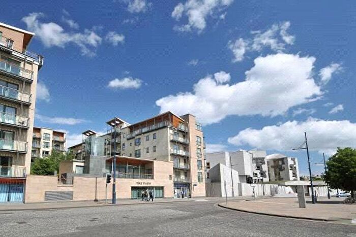 2 Bedroom Flat To Rent In Holyrood Road, Edinburgh, EH8