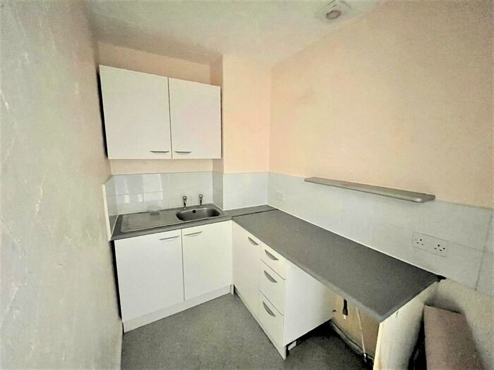 1 Bedroom Flat To Rent In Saville Road, Blackpool, FY1