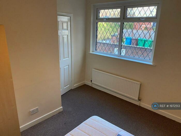 1 Bedroom Flat To Rent In Wellmead Close, Manchester, M8