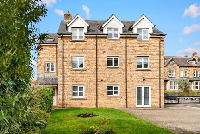 2 Bedroom Flat For Sale In Farriers Court, Wetherby, West Yorkshire, LS22