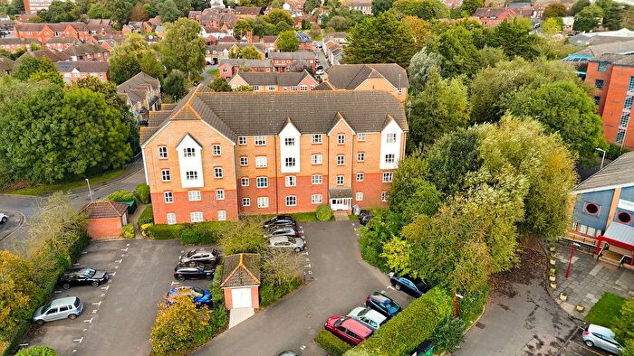 2 Bedroom Flat For Sale In Friarscroft Way, Aylesbury, HP20
