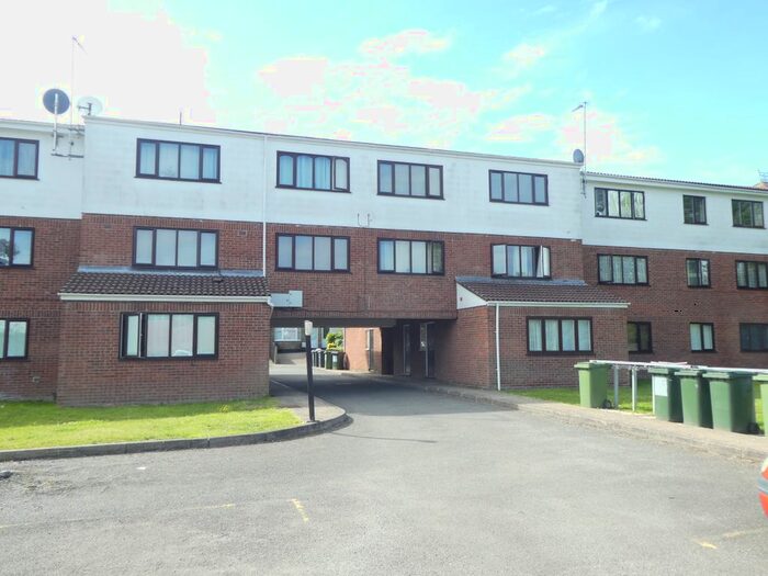 Studio To Rent In Leicester Rd, New Barnet, Herts EN5