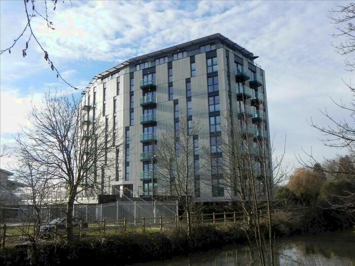 2 Bedroom Apartment To Rent In Two Bed City Centre Apartment, CM2