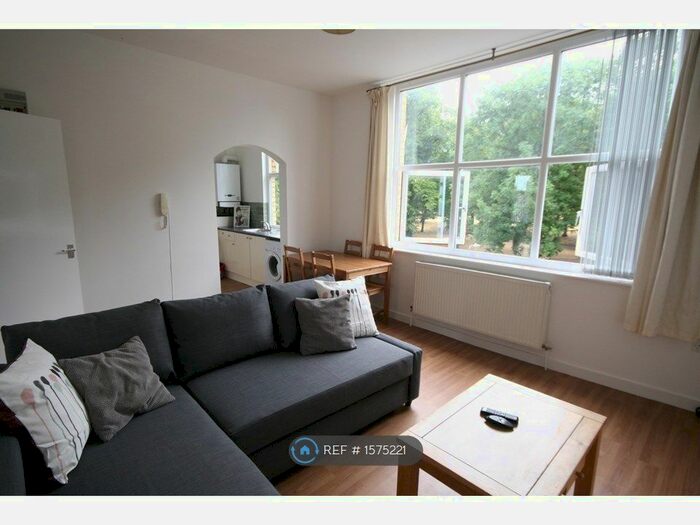 2 Bedroom Flat To Rent In Newsham Drive, Liverpool, L6