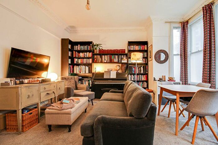 2 Bedroom Apartment For Sale In Southover High Street, Lewes, BN7