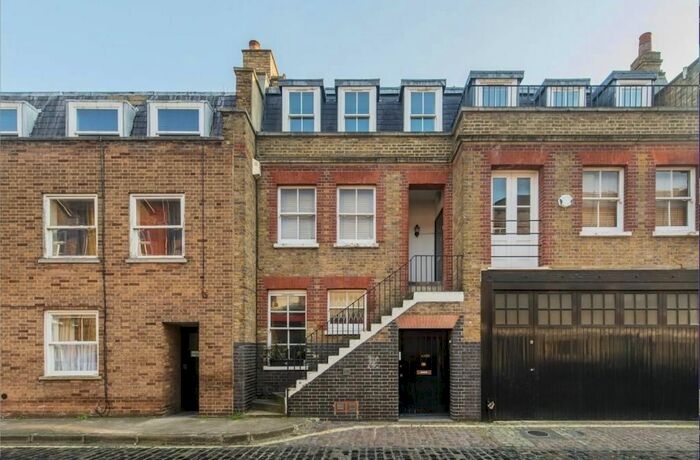 1 Bedroom Mews To Rent In Weymouth Mews, London, W1G