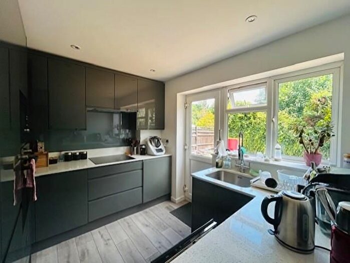 2 Bedroom Maisonette To Rent In Willow Tree Close, Ickenham, Uxbridge, UB10