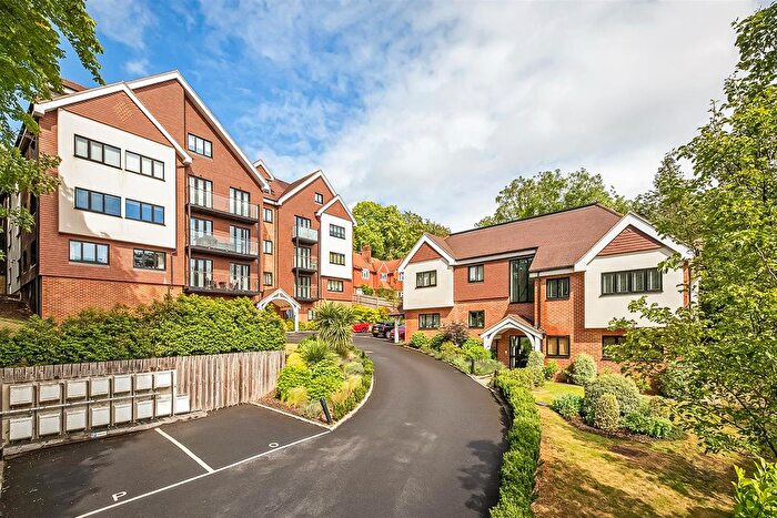 2 Bedroom Flat For Sale In Plough Lane, Purley, CR8