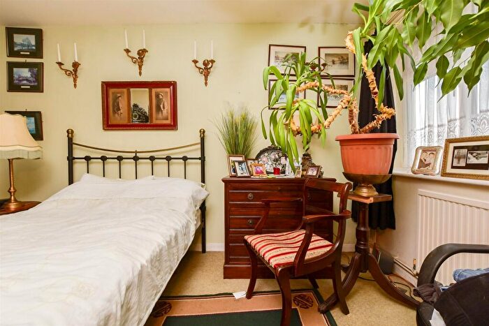 2 Bedroom Maisonette For Sale In Grange Road, Ramsgate, Kent, CT11