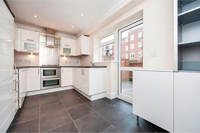 3 Bedroom House To Rent In Brookbank Close, Cheltenham, GL50