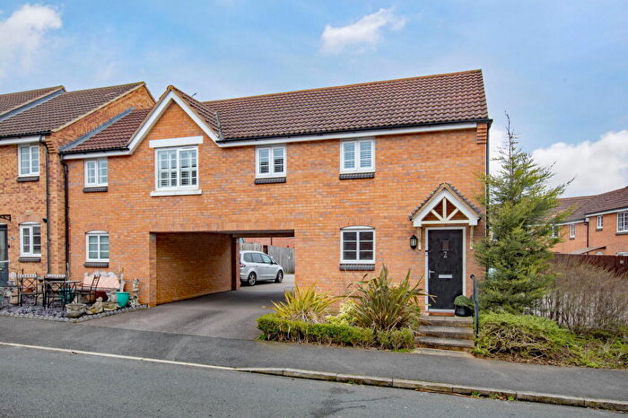 2 Bedroom Coach House For Sale In Clarendon Close, Little Stanion, Corby, Northamptonshire, NN18