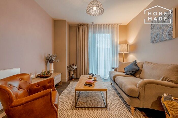 2 Bedroom Flat To Rent In Canada Gardens, Wembley, HA9