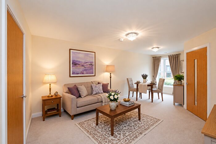 2 Bedroom Flat To Rent In Clive Road, Batchley, Redditch, B97